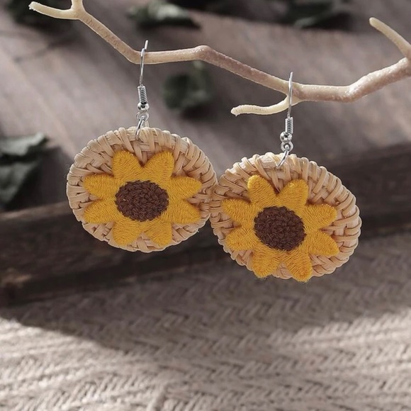 ❤️Sunflower Round Drop Rattan Earrings - Picture 3 of 8